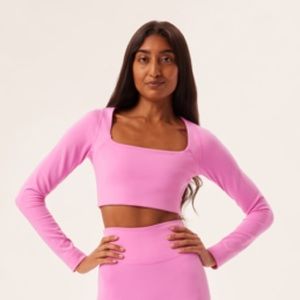 Sold out everywhere! Girlfriend collective kinsley top size xs